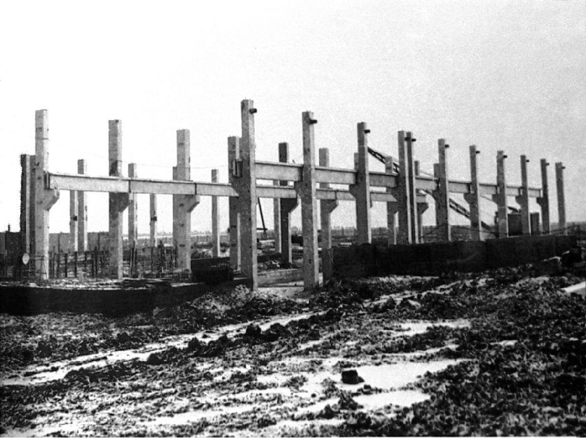 Начало строительства Куйбышевского азотнотукового завода.
